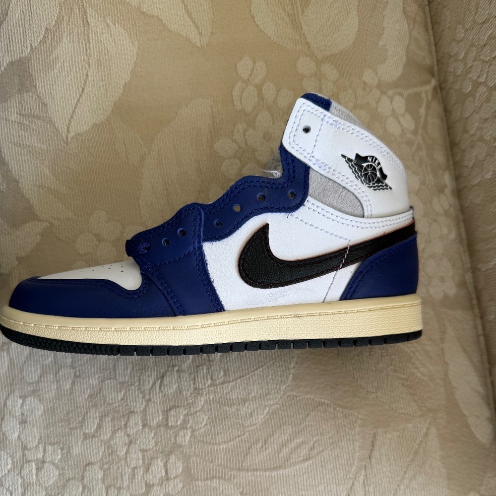 Air Jordan 1 Retro High OG GS “Rare Air” Deep Royal Blue Size 1Y